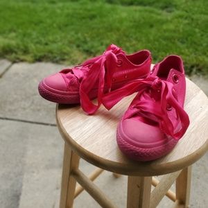 Kids pink ribbon converse